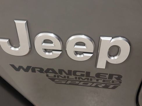 Used 2021 Jeep Wrangler Unlimited Sport image 31