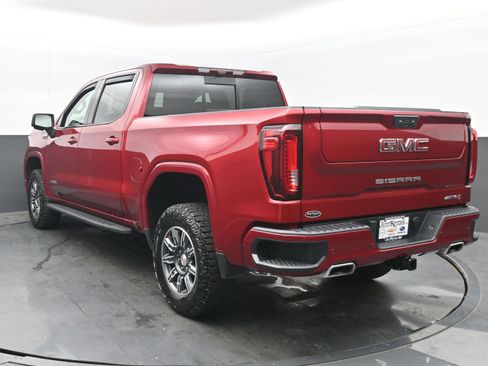 Used 2024 GMC Sierra 1500 AT4 w/ Technology Package image 8
