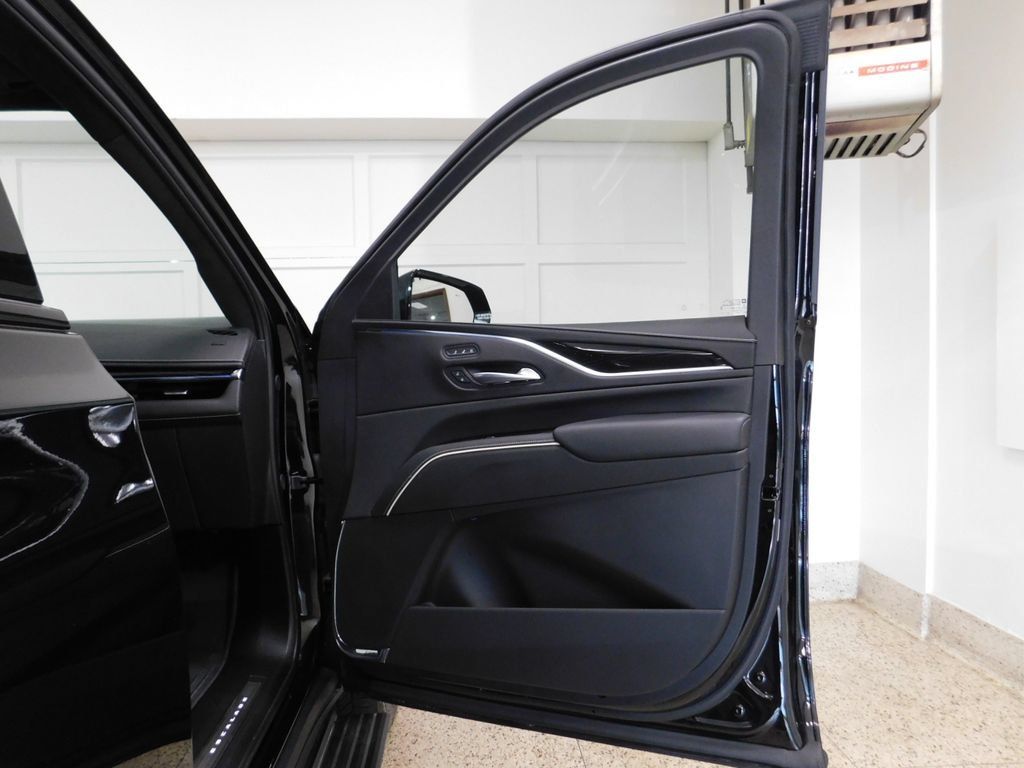 Used 2024 Cadillac Escalade ESV V w/ LPO, Floor Liner Package AWD/4WD image 94