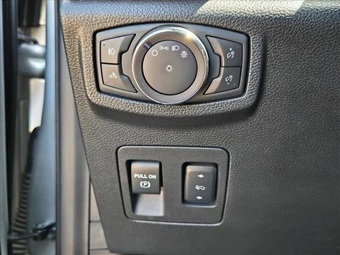Used 2019 Ford F150 Platinum w/ Equipment Group 701A Luxury AWD/4WD image 17
