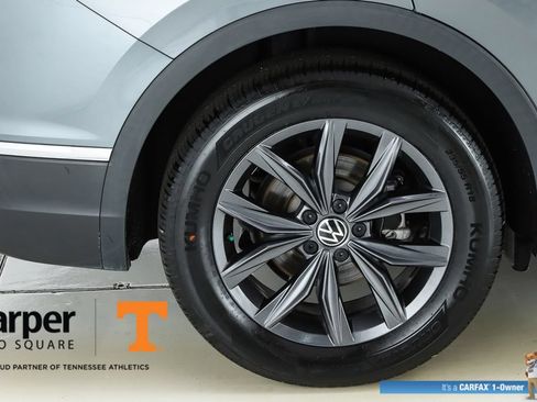 Used 2023 Volkswagen Tiguan SE w/ Panoramic Sunroof Package FWD image 13