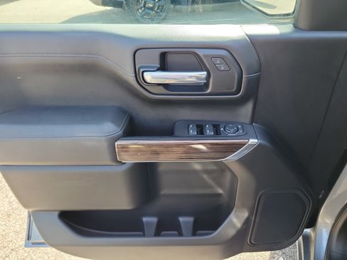 Used 2021 Chevrolet Silverado 1500 LT Trail Boss w/ Bed Protection Package AWD/4WD image 18