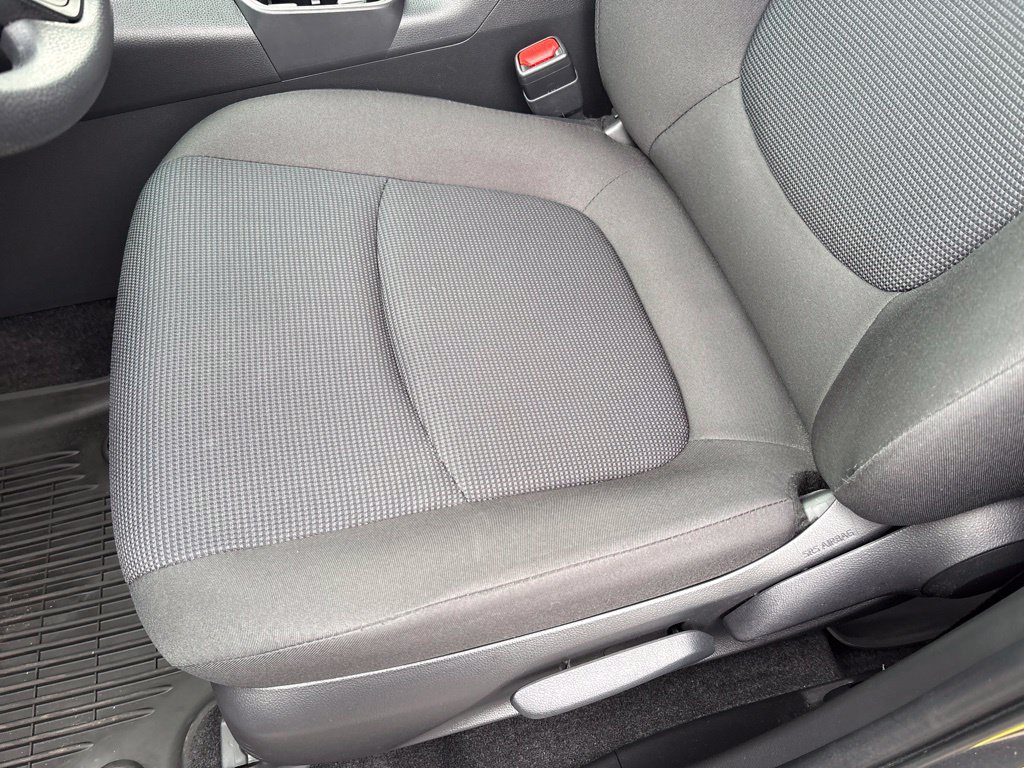 Used 2025 Toyota RAV4 LE AWD/4WD image 15