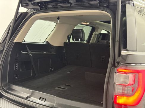 Used 2019 Ford Expedition Platinum AWD/4WD image 9