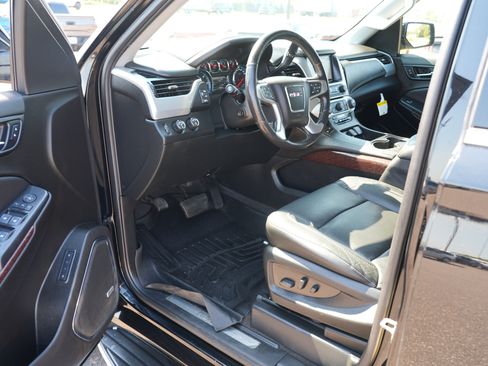 Used 2020 GMC Yukon XL SLT w/ Enhanced Security Package AWD/4WD image 13