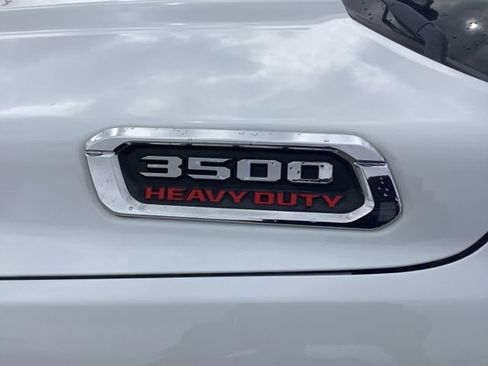 Used 2024 RAM 3500 Tradesman w/ Chrome Appearance Group image 9