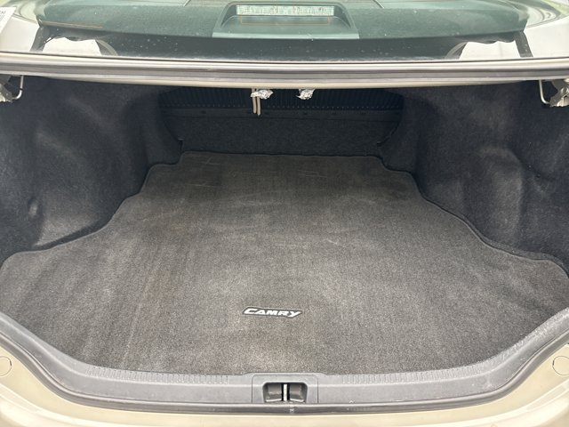 Used 2014 Toyota Camry LE FWD image 17