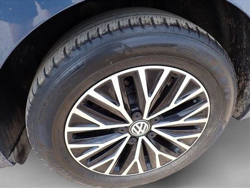 Used 2021 Volkswagen Jetta SE w/ SE Cold Weather Package FWD image 7