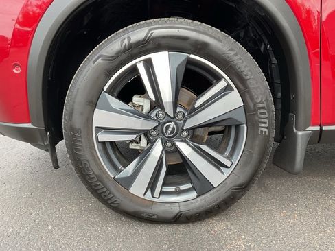 Used 2023 Nissan Rogue SL w/ SL Premium Package image 10