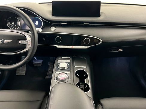 Used 2022 Genesis GV70 2.5T image 13