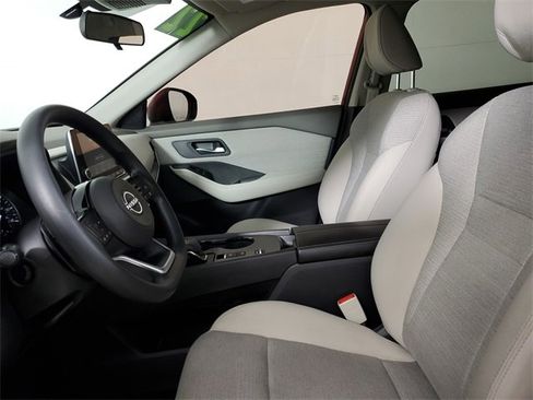 Used 2022 Nissan Rogue SV image 23