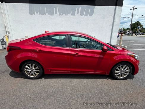Used 2016 Hyundai Elantra SE w/ Option Group 02 FWD image 4