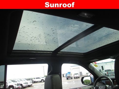 Used 2025 GMC Yukon Denali w/ Sun & Power Step Package AWD/4WD image 19