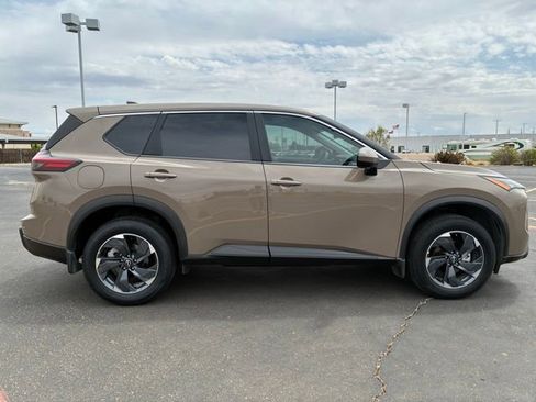 Certified 2024 Nissan Rogue SV FWD image 7