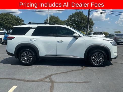 Used 2025 Nissan Pathfinder SV FWD image 6