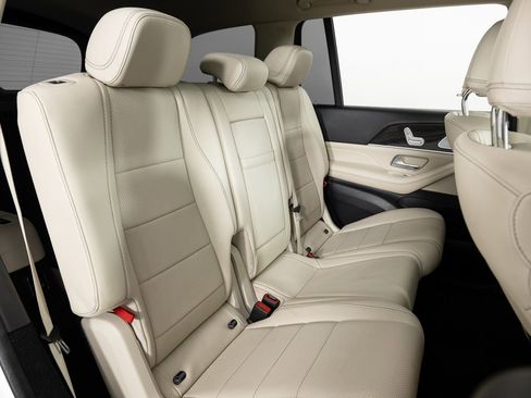 Used 2021 Mercedes-Benz GLS 450 4MATIC image 31