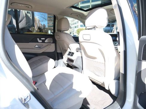 Used 2020 Mercedes-Benz GLS 450 4MATIC image 25