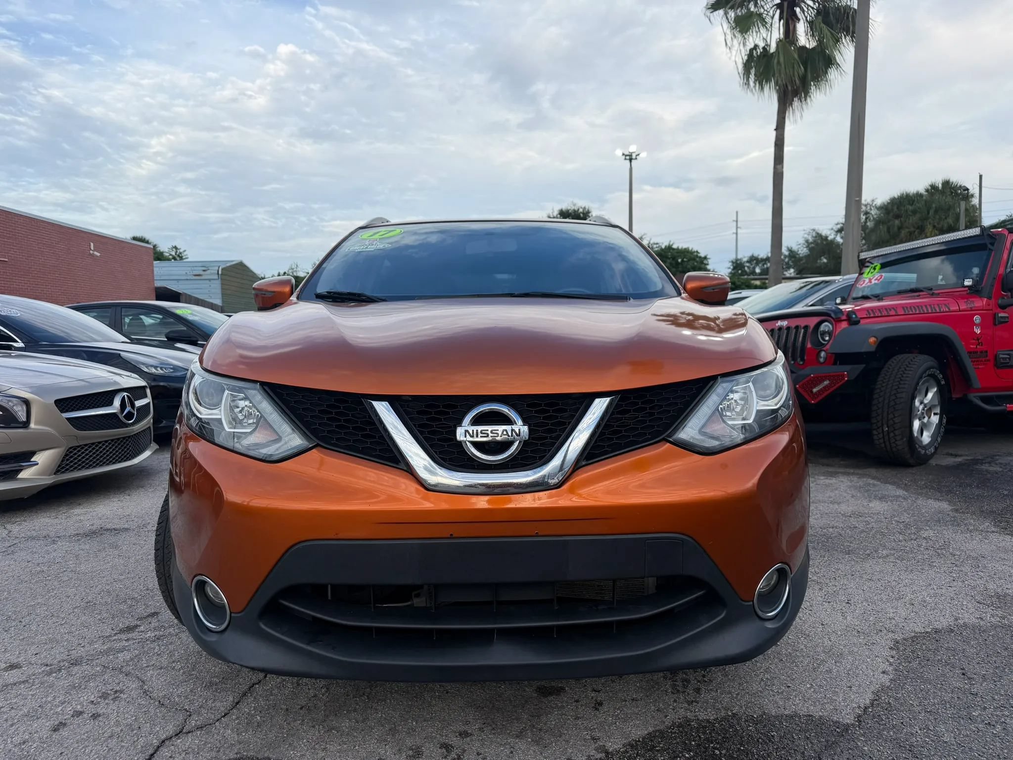 Used 2017 Nissan Rogue Sport SL AWD/4WD image 2
