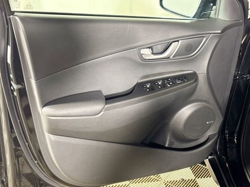Used 2021 Hyundai Kona Limited AWD/4WD image 10
