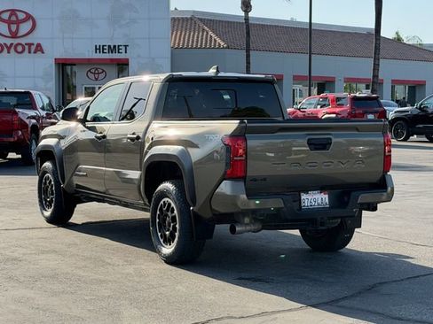 Used 2024 Toyota Tacoma TRD Off-Road w/ TRD Off Road Upgrade Package AWD/4WD image 9