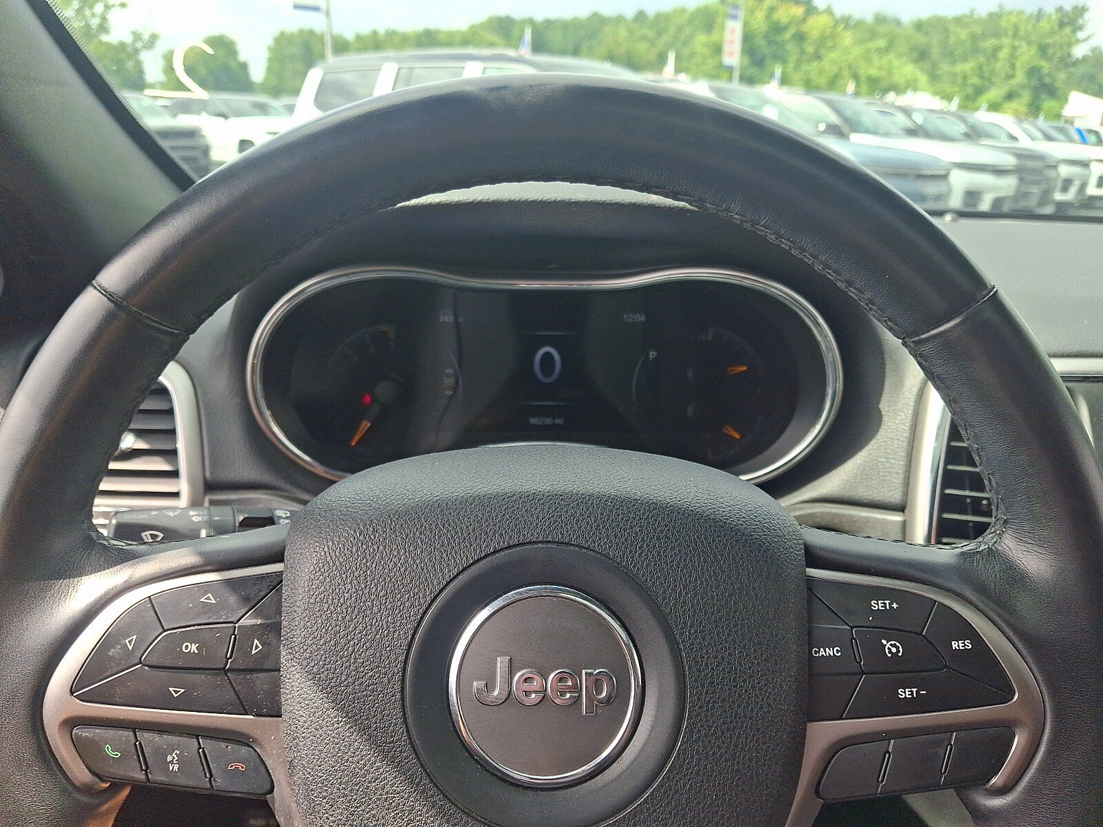 Used 2018 Jeep Grand Cherokee Altitude AWD/4WD image 22