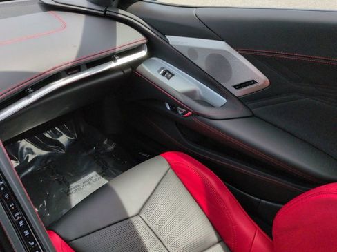 Used 2025 Chevrolet Corvette Z06 RWD image 16
