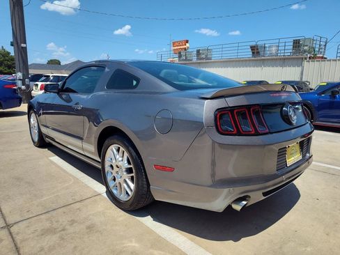Used 2013 Ford Mustang Premium RWD image 6