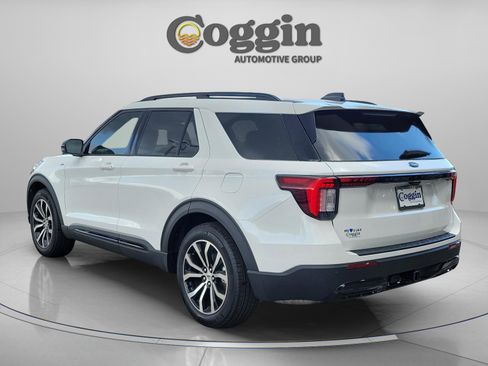 New 2026 Ford Explorer ST-Line w/ Premium Package image 2