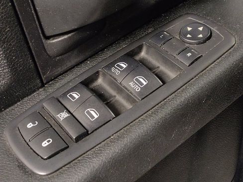 Used 2017 RAM 1500 Express AWD/4WD image 27