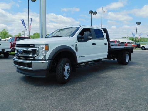 Used 2022 Ford F550 4x4 Crew Cab Super Duty w/ Power Equipment Group image 4