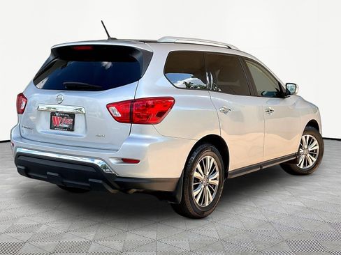 Used 2018 Nissan Pathfinder S AWD/4WD image 6
