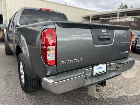 Used 2017 Nissan Frontier SV AWD/4WD image 3