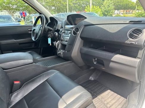 Used 2015 Honda Pilot Touring image 16