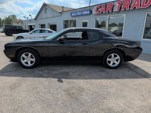 Used 2010 Dodge Challenger SE RWD image 3