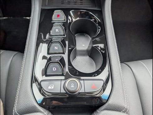 New 2025 VinFast VF 8 Eco AWD/4WD image 12