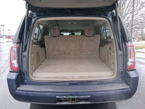 Used 2018 GMC Yukon XL SLT w/ Premium Edition image 5