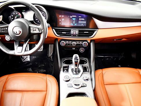 Used 2020 Alfa Romeo Giulia AWD w/ Quick Order Package 22J Sport image 23