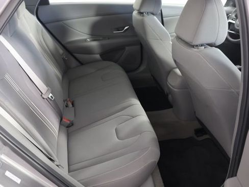 Certified 2023 Hyundai Elantra SEL w/ Preferred Accessory Package image 21