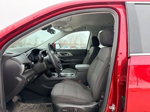 Used 2021 Chevrolet Traverse LT image 7