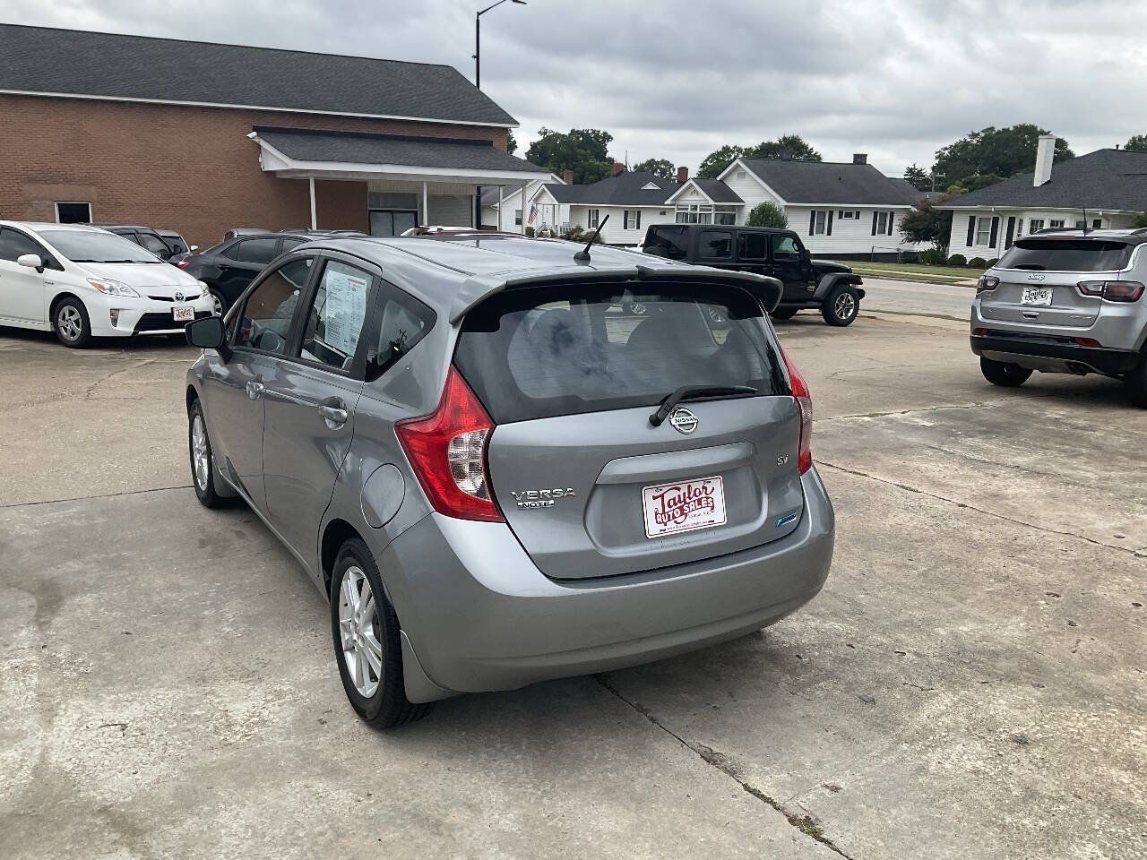 Used 2015 Nissan Versa Note SV w/ Sport Value Package FWD image 5