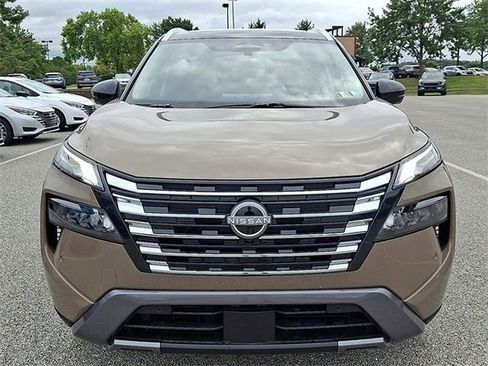 New 2025 Nissan Rogue SL w/ Tech Package AWD/4WD image 24
