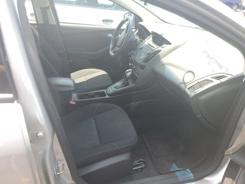 Used 2016 Ford Focus SE FWD image 10