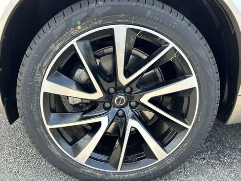 Used 2023 Volvo XC90 B6 Plus AWD/4WD image 10