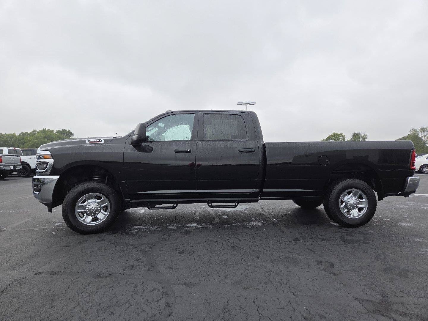 Used 2026 RAM 3500 Tradesman w/ Chrome Appearance Group A AWD/4WD image 10