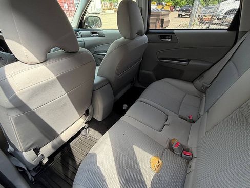 Used 2013 Subaru Forester 2.5X Premium w/ All-Weather Plus Pkg AWD/4WD image 21