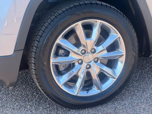 Used 2016 Jeep Cherokee Limited FWD image 5