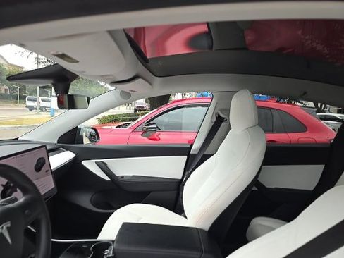 Used 2020 Tesla Model Y Long Range AWD/4WD image 17