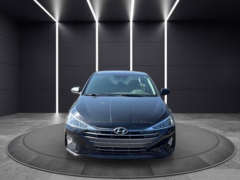 Used 2020 Hyundai Elantra SEL w/ Cargo Package (C1) FWD image 2