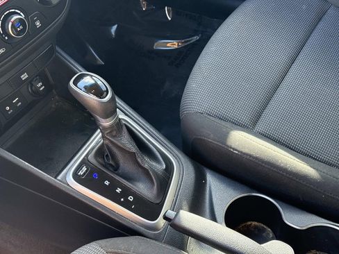 Used 2022 Hyundai Accent SEL image 27