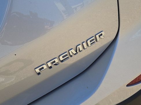 Used 2022 Chevrolet Equinox Premier FWD image 13